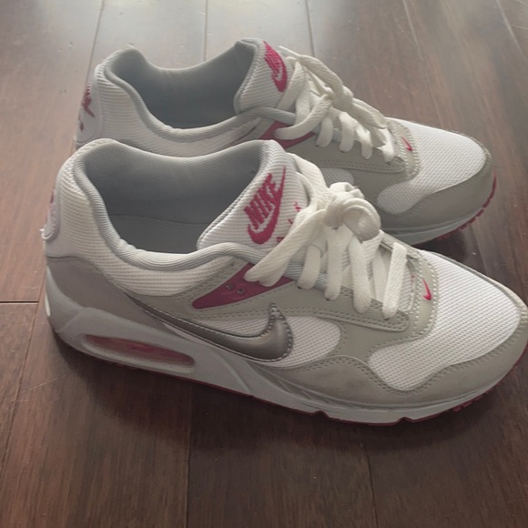 Nike Shoes - Nike air max